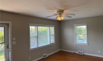 17 Saltaire Ave, Narragansett, RI 02882