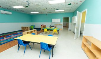 890 Vee St, Biloxi, MS 39532