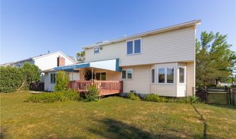 55 Hunt Club Cir, Amherst, NY 14051