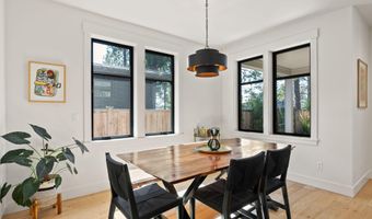 1185 NW Singleton Pl, Bend, OR 97703