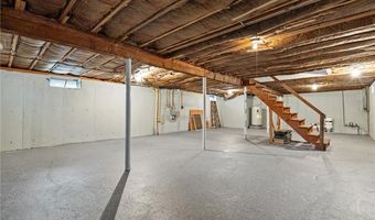 321 Beckwith St, Cranston, RI 02910