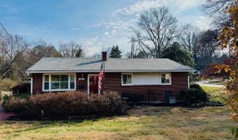 4415 ROUNDHILL Rd, Alexandria, VA 22310