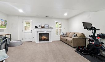 7424 GADSBY Sq, Alexandria, VA 22315