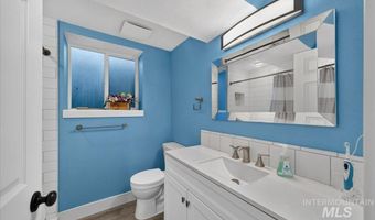 8809 W Canterbury St, Boise, ID 83704