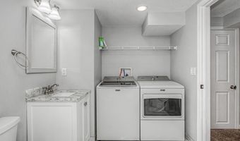 623 River Oak Dr, Ames, IA 50010