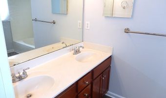106 Old House Ct, Apex, NC 27502