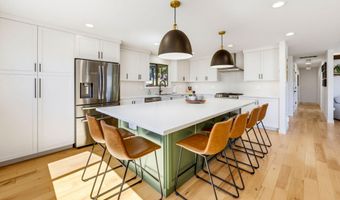 1509 Woodland Dr, Ashland, OR 97520