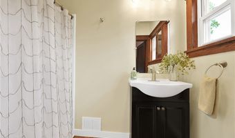 891 Park Ave, Amherst, OH 44001