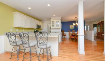 2 Candleberry Ct 2, Bourne, MA 02532