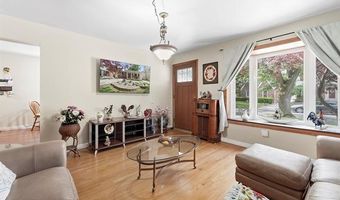 15274 Regina Ave, Allen Park, MI 48101