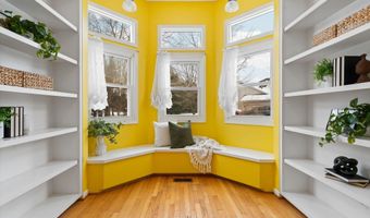 5971 Creekview Ct, Ann Arbor, MI 48108