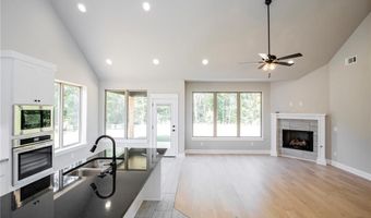 1 Nairn Ln, Bella Vista, AR 72715