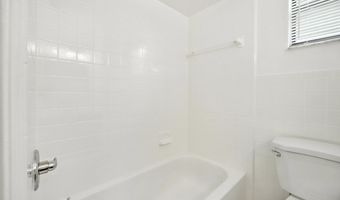 1915 MAIN St, Atlantic Beach, FL 32233