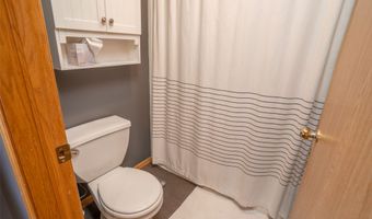 1113 9th Ave SE, Altoona, IA 50009