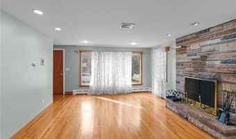 2 Oak Grove Blvd, North Providence, RI 02911