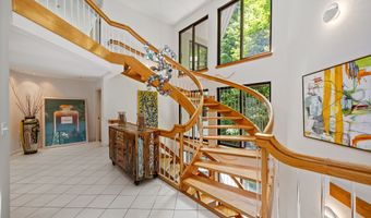 25 Surrey Dr, Cheshire, CT 06410