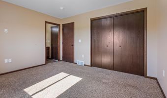 2020 S Lawson St, Aberdeen, SD 57401