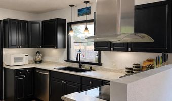 539 E Albion St, Avilla, IN 46710