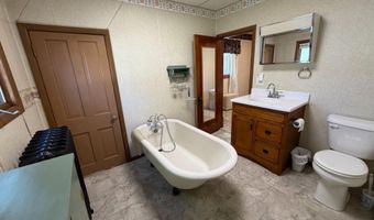 303 S Clark St, Bassett, NE 68714