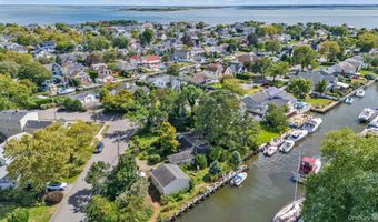 7 Swartout Pl, Amityville, NY 11701
