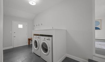 1705 Wampanoag Trl, Barrington, RI 02806