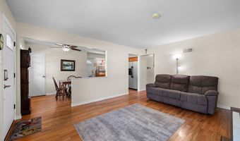 7932 Kingwood St, Affton, MO 63123