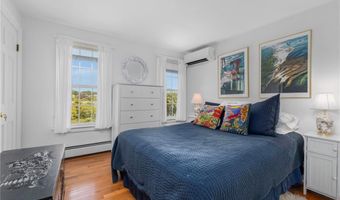 44 Bliss Mine Rd 10, Middletown, RI 02842