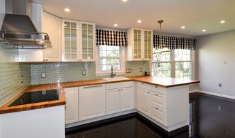 9309 REEF Ct, Alexandria, VA 22309