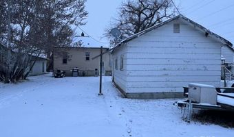 225 S 12th Ave, Forsyth, MT 59327