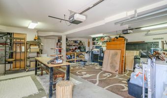 944 W Foothill Dr, Apple Valley, UT 84737