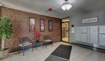 1030 S FERNANDEZ Ave 1T, Arlington Heights, IL 60005