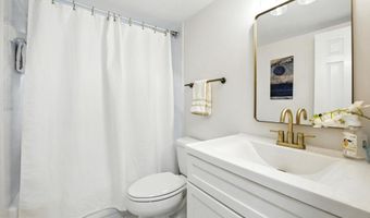 1305 E ABINGDON Dr 2, Alexandria, VA 22314