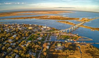 135 Water Oaks Way, Apalachicola, FL 32320