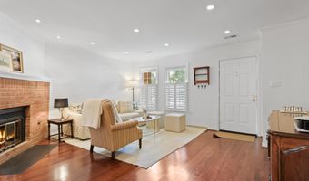 811 GIBBON St, Alexandria, VA 22314