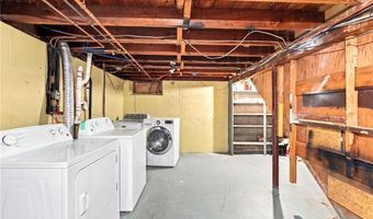 216 Hyde St, Cranston, RI 02920