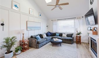 87 Nipmuc Trl B, North Providence, RI 02904