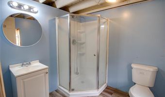 645 Elfgen St, Alton, IL 62002