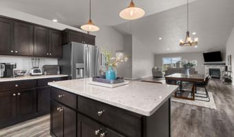 5702 N YOSEMITE Ln, Appleton, WI 54913