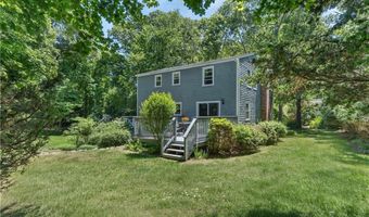 27 Fairway Dr, North Kingstown, RI 02852