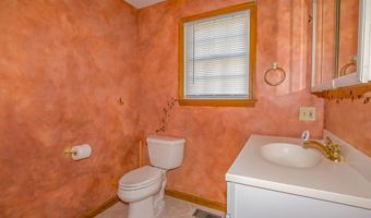 60 S Alhambra Cir, Agawam, MA 01001