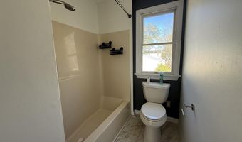 605 Farrelly Ave, Bayville, NJ 08721