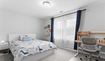 13 Minglewood Dr, Coventry, RI 02816