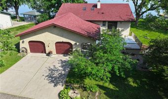 150 Lake Dr E, Annandale, MN 55302