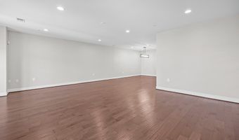 2109 MAIN LINE 102, Alexandria, VA 22301