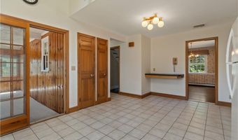 20 Drowne Pkwy, East Providence, RI 02916