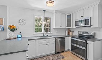 117 Mesa Dr, North Kingstown, RI 02852