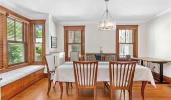 8 Bush St, Newport, RI 02840