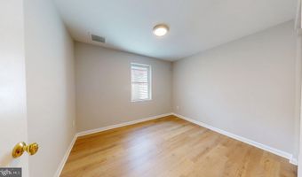 706 N CLEVELAND St, Arlington, VA 22201