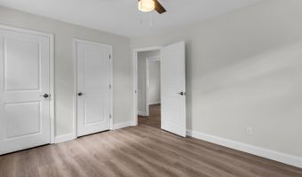 238 Lakewood Ave, Bayville, NJ 08721