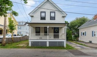 11 Sunshine Ct, Newport, RI 02840
